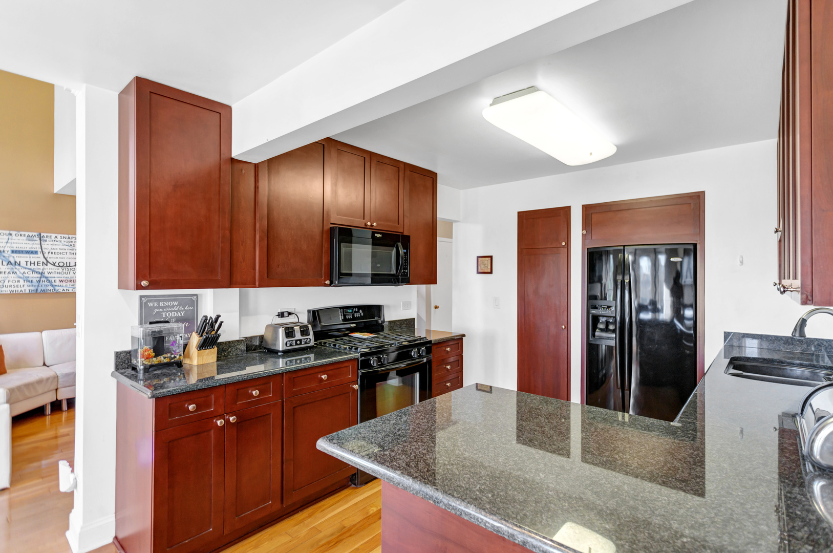 437 S Wenbriar Square