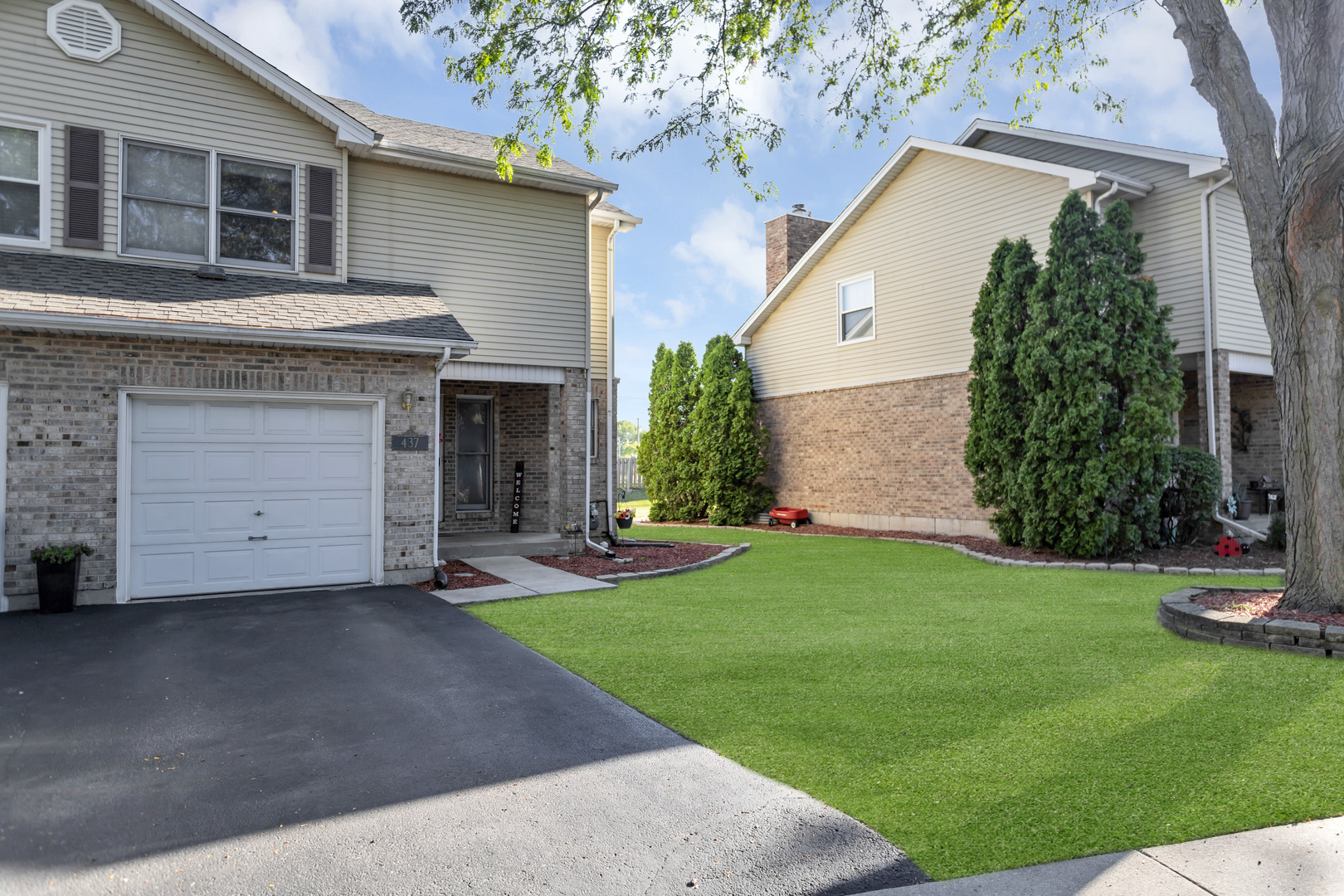 437 S Wenbriar Square