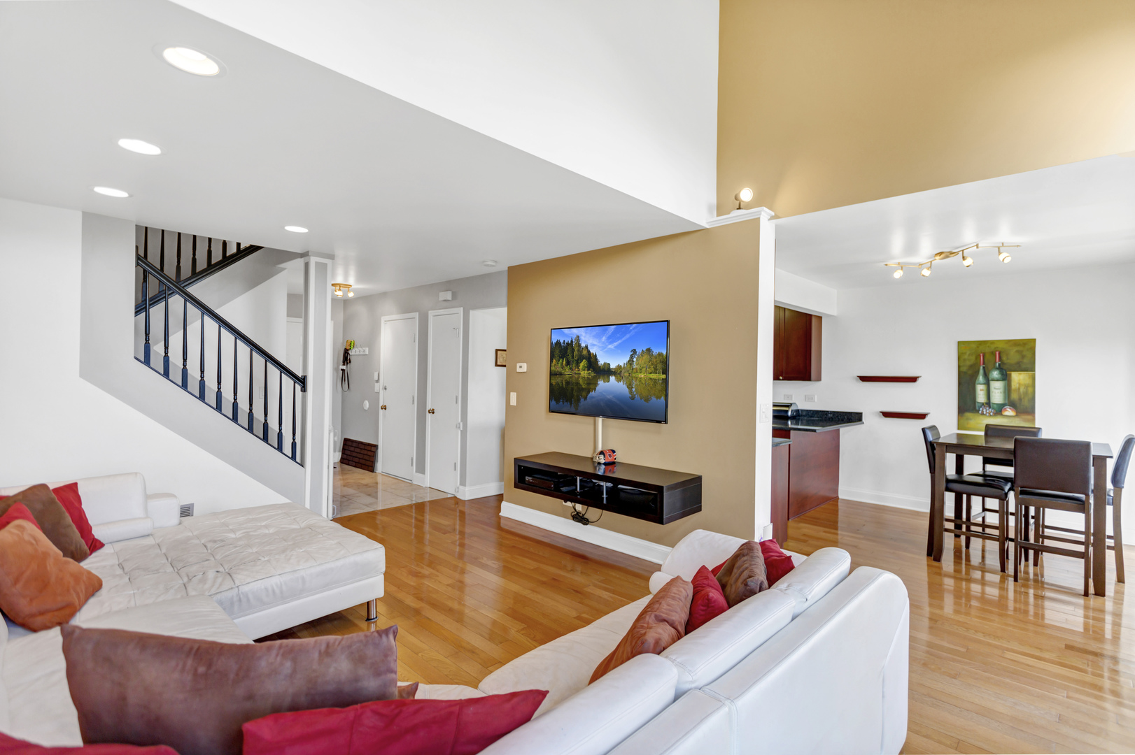 437 S Wenbriar Square