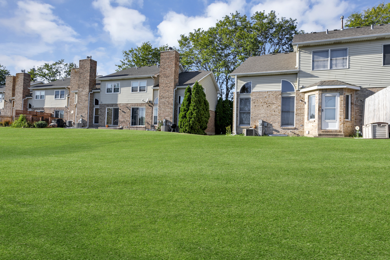 437 S Wenbriar Square