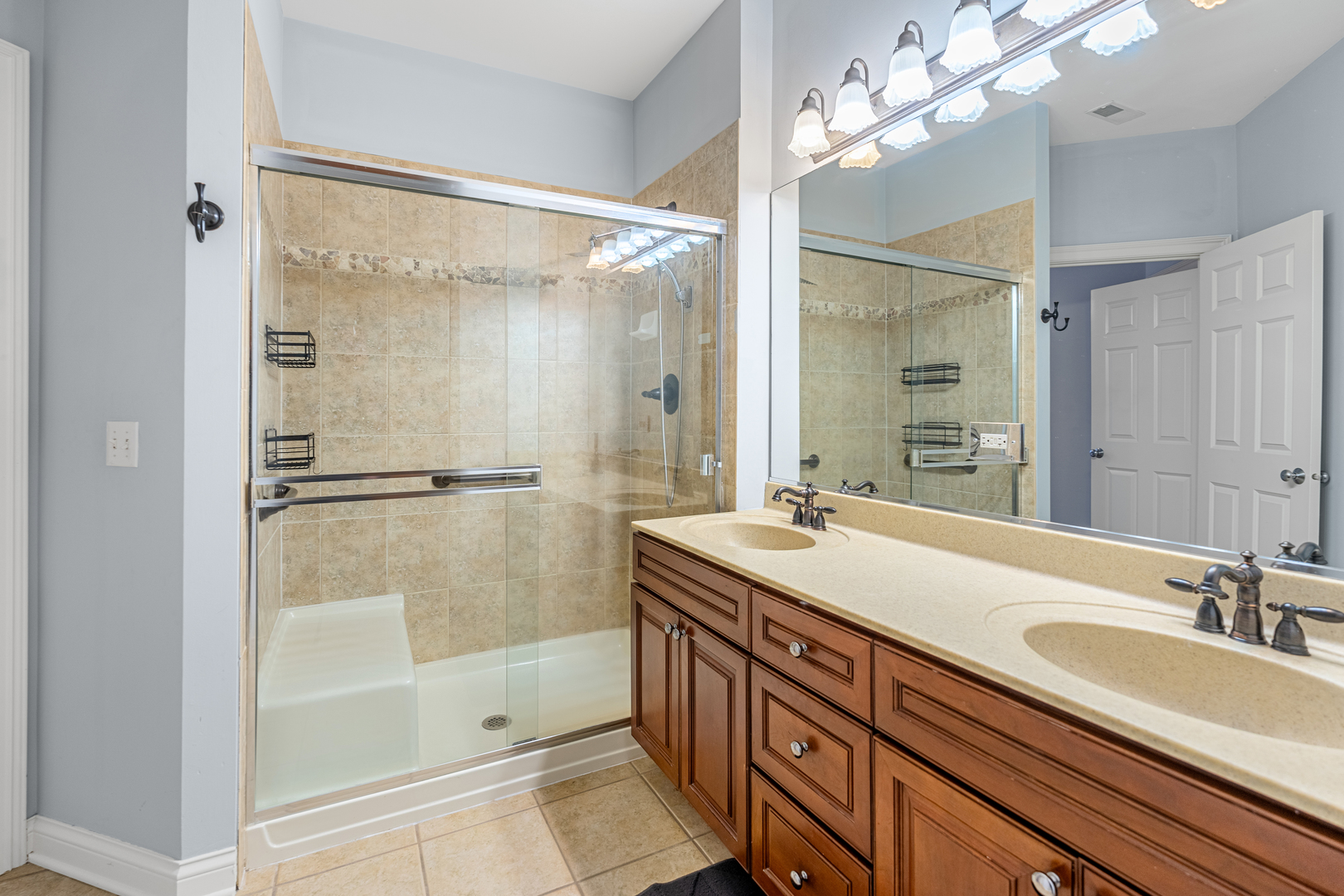 365 Lake Avenue Unit: C