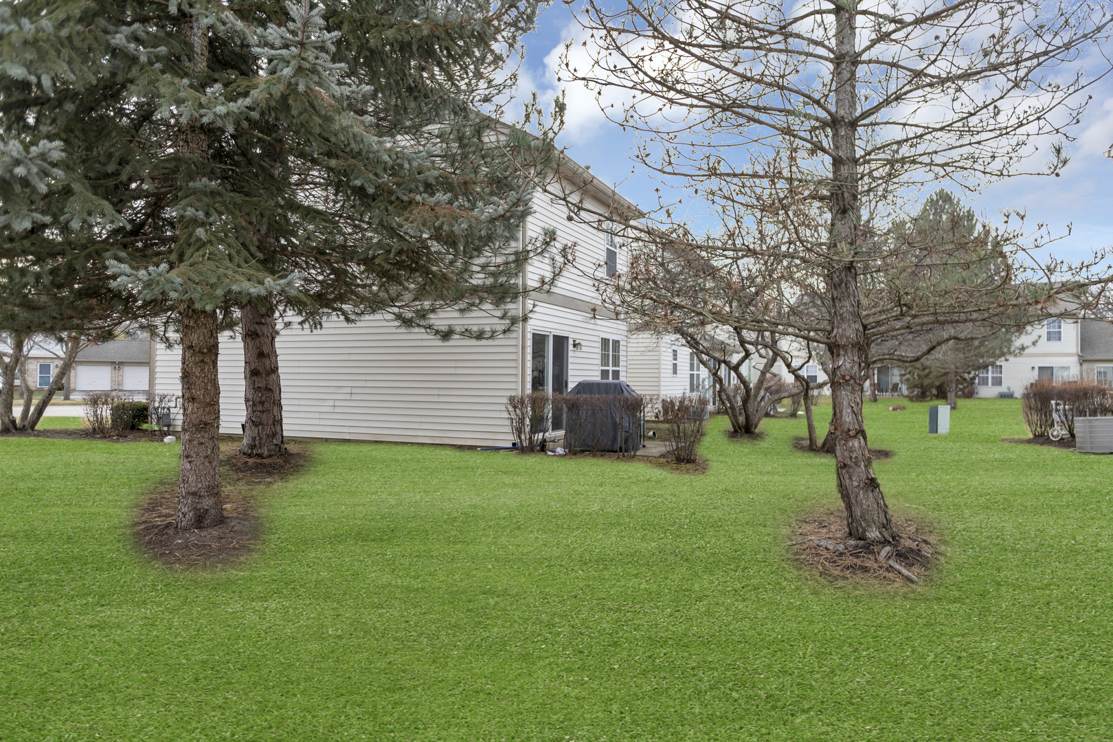 1174 N Village Drive Unit: 1174