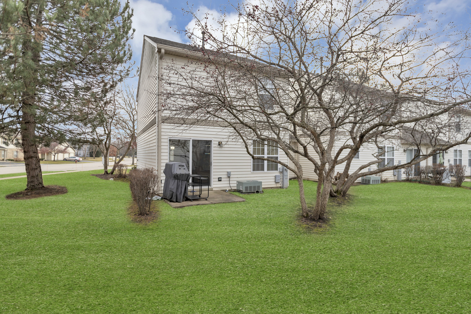 1174 N Village Drive Unit: 1174