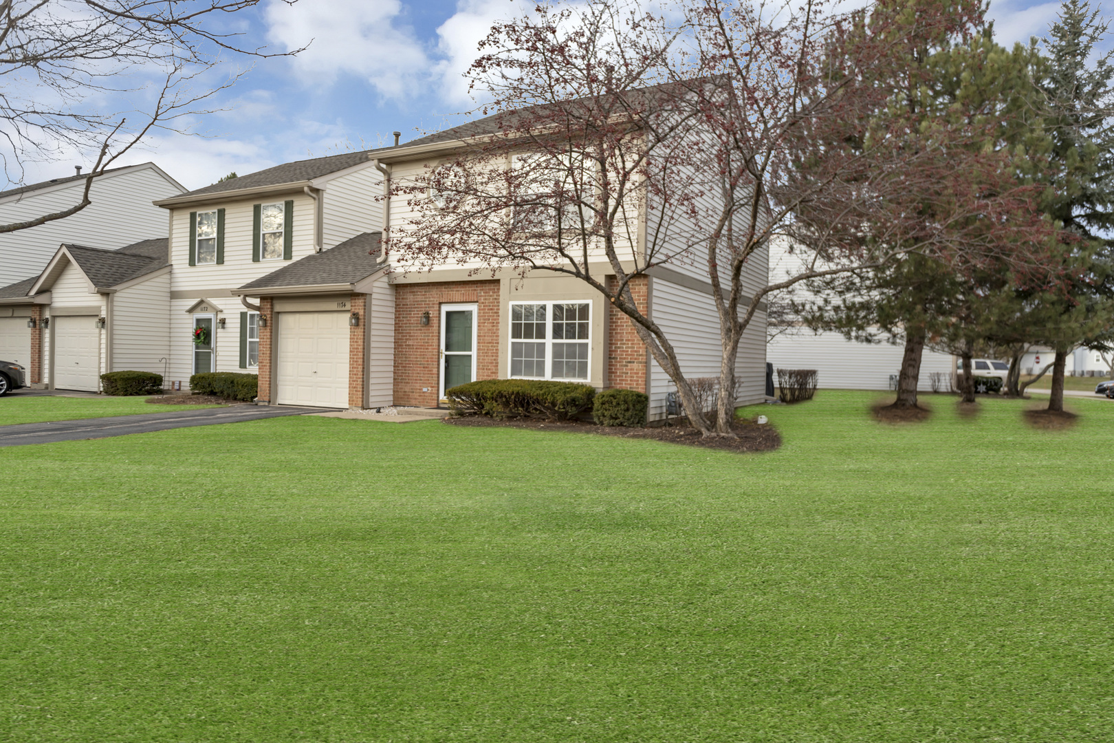 1174 N Village Drive Unit: 1174