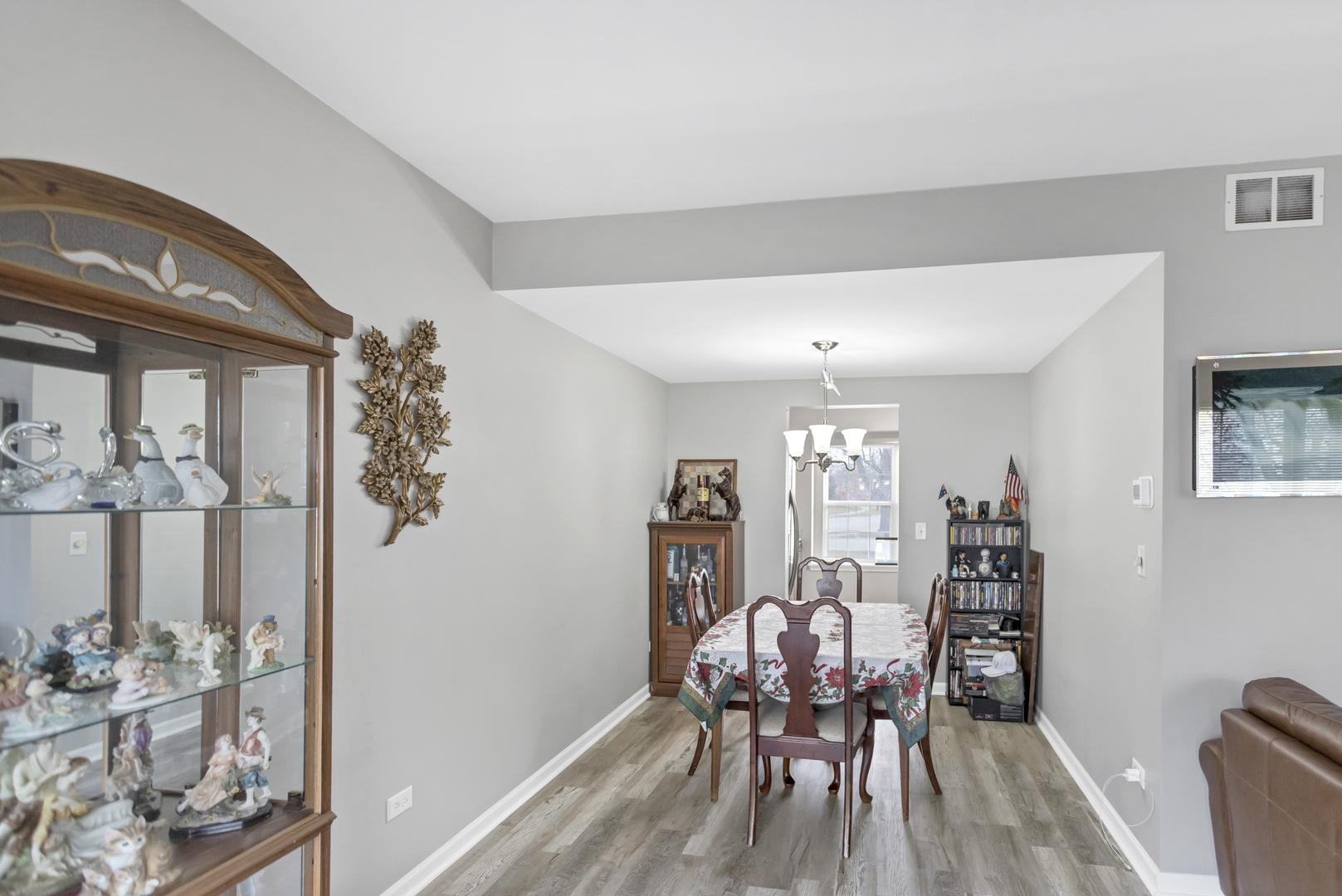 1174 N Village Drive Unit: 1174