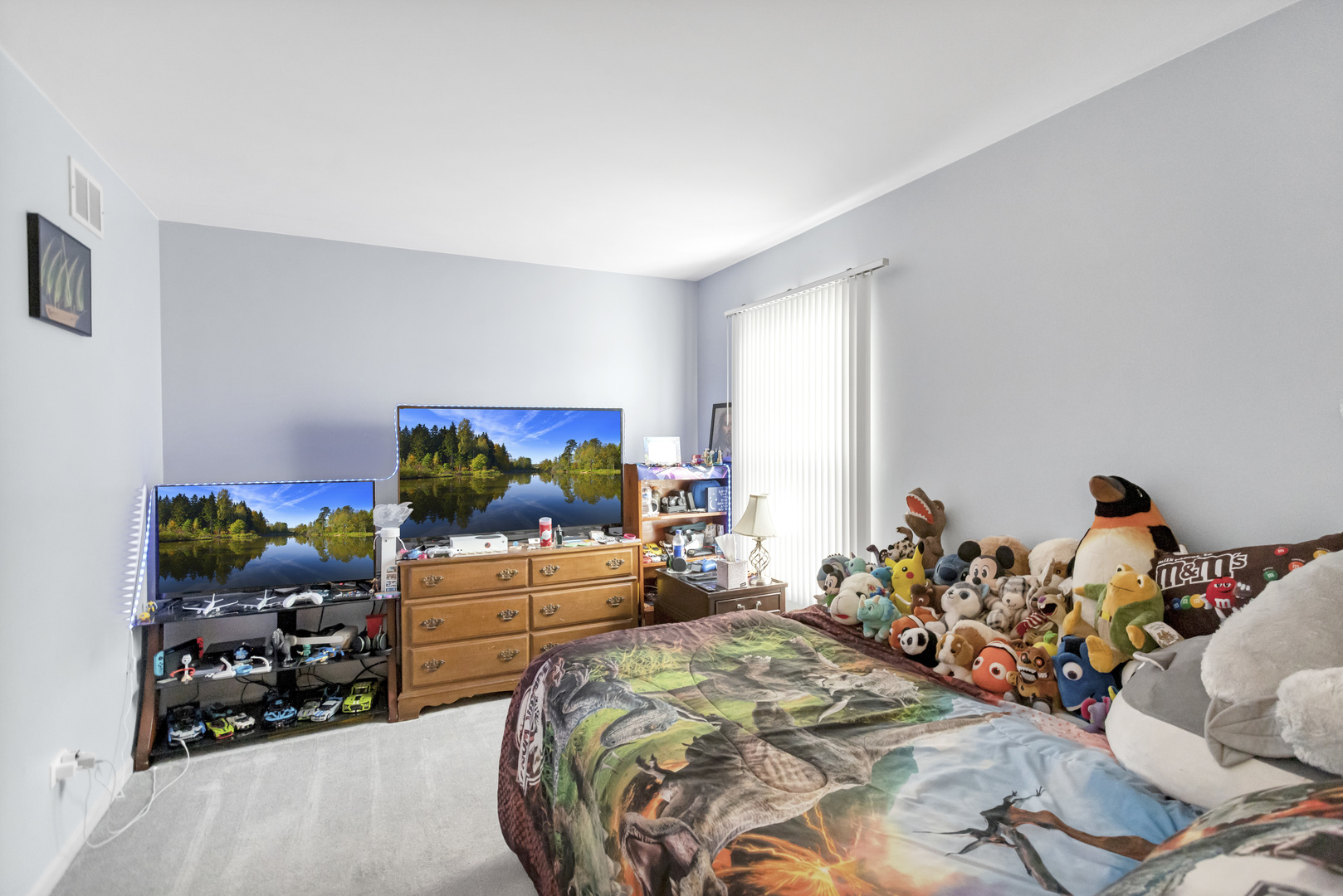 1174 N Village Drive Unit: 1174