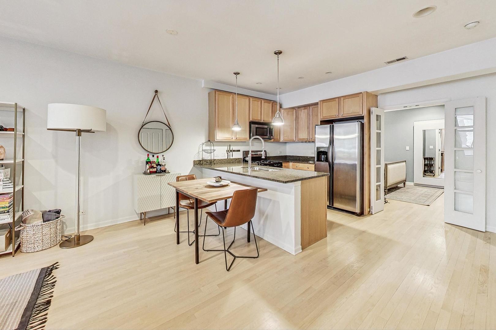 2518 N Willetts Court Unit: 1LN