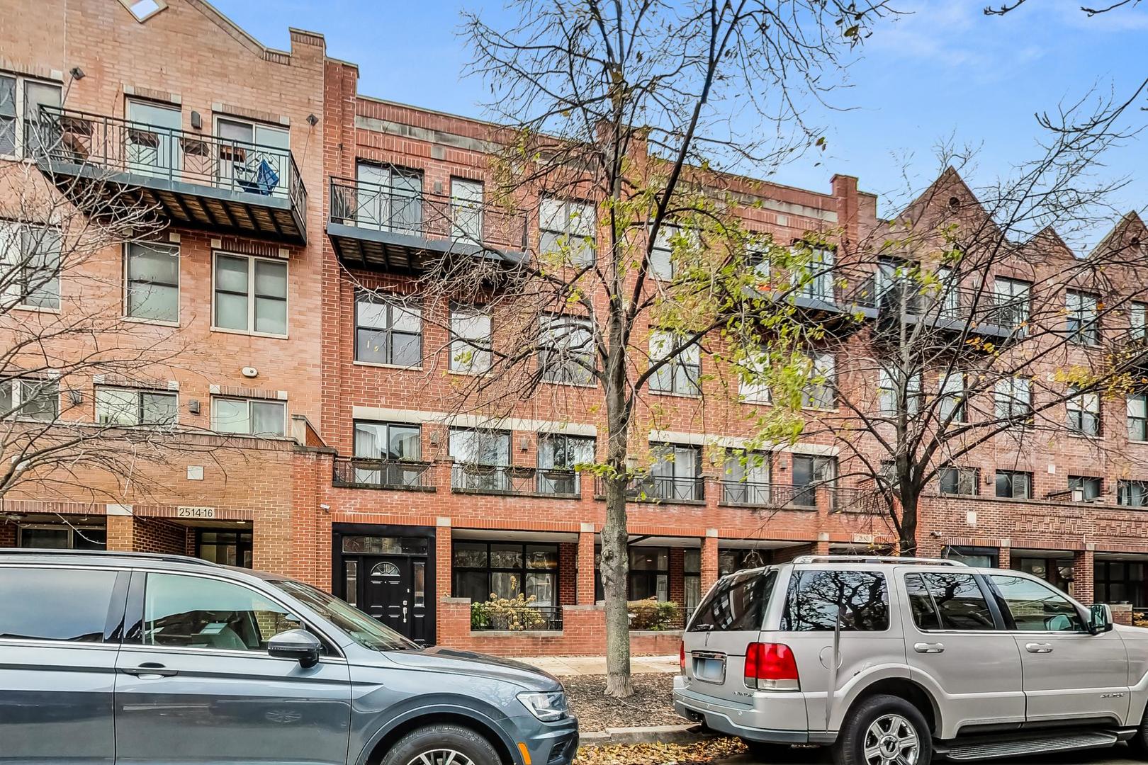2518 N Willetts Court Unit: 1LN
