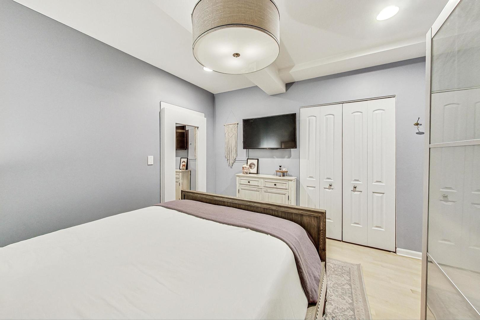 2518 N Willetts Court Unit: 1LN
