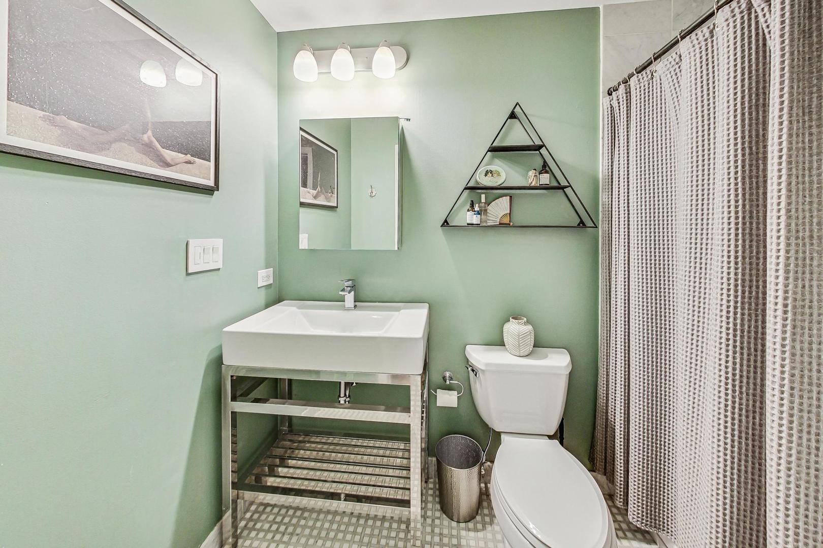 2518 N Willetts Court Unit: 1LN