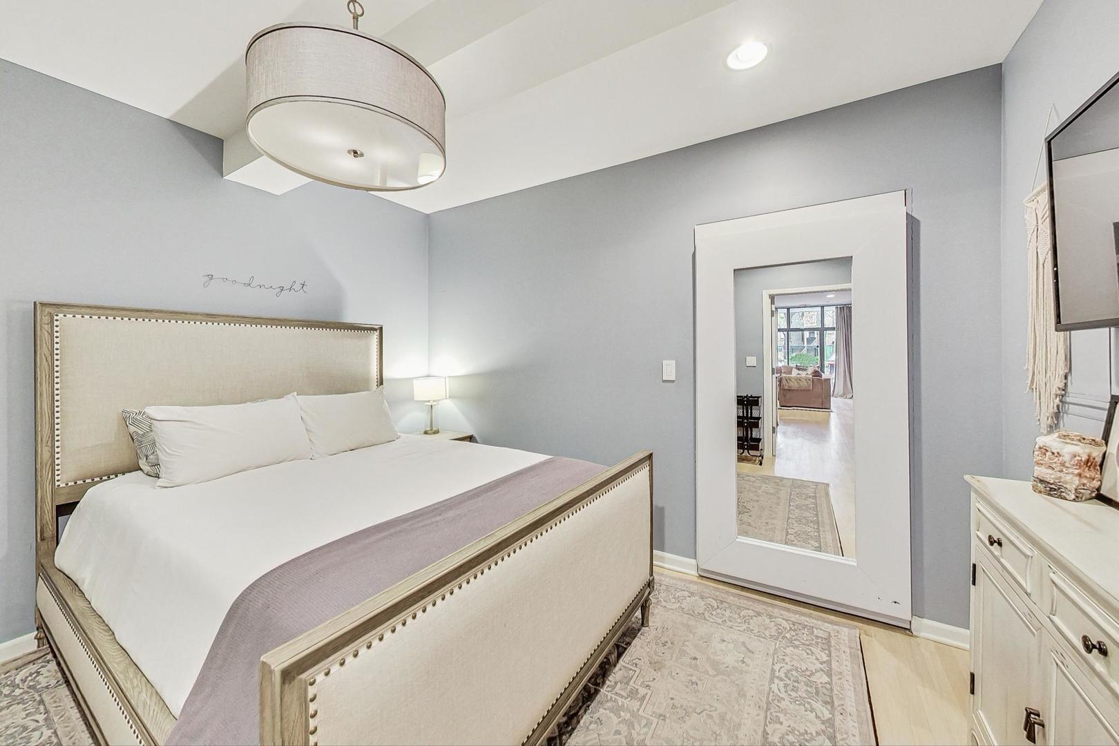 2518 N Willetts Court Unit: 1LN