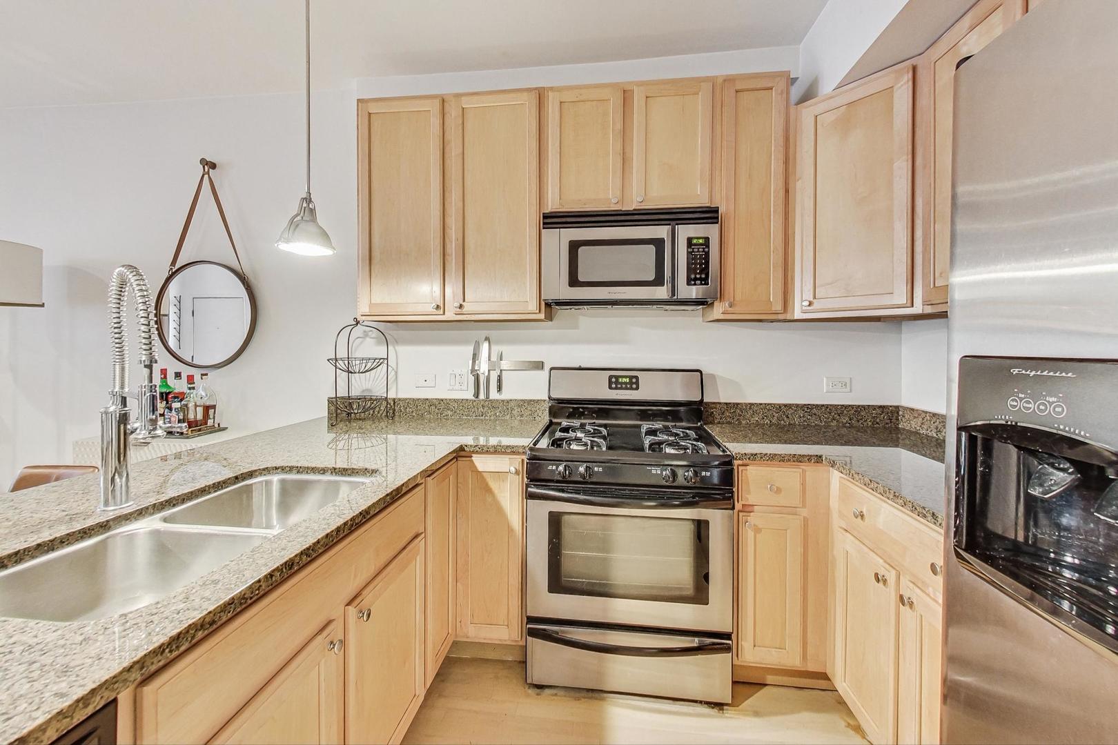 2518 N Willetts Court Unit: 1LN