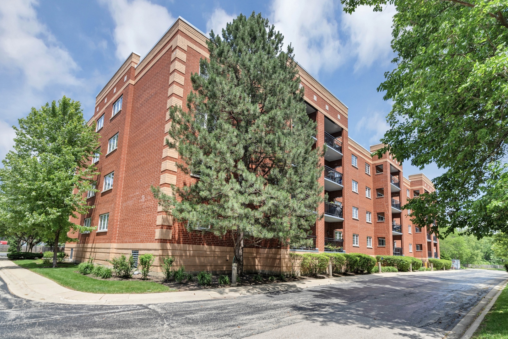 59 S Hale Street Unit: 402