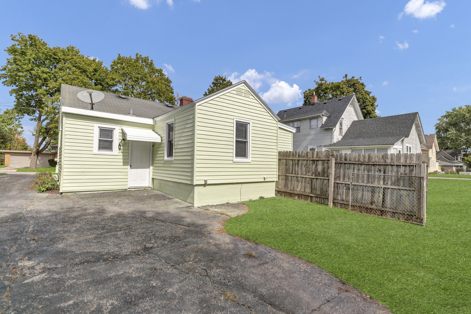 345 Illinois Street