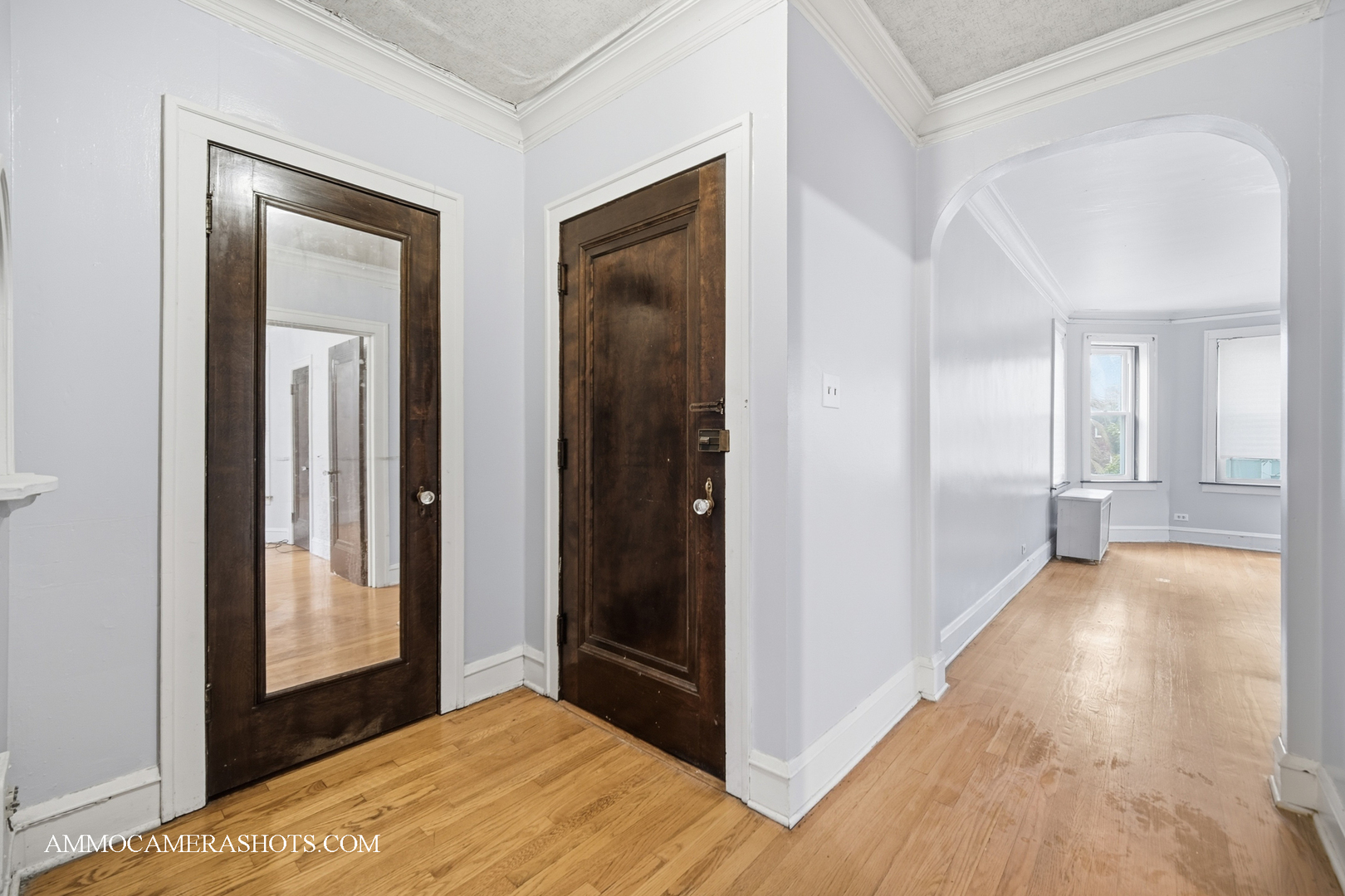 2045 W Farragut Avenue Unit: 3