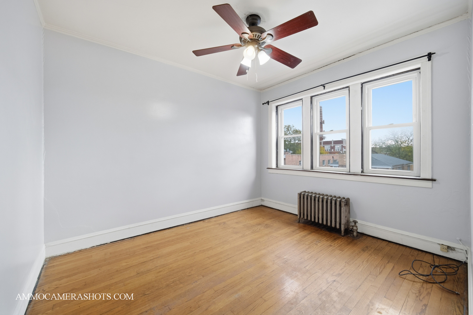 2045 W Farragut Avenue Unit: 3