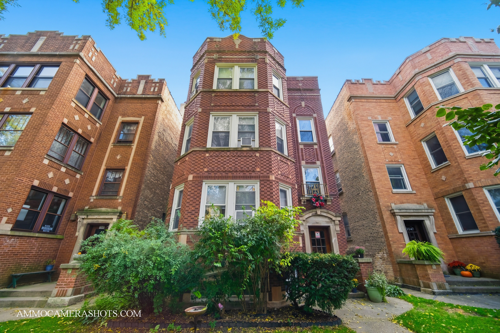 2045 W Farragut Avenue Unit: 3