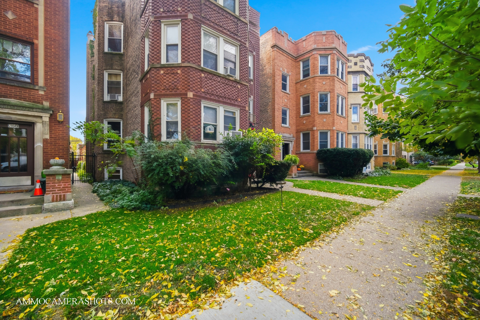 2045 W Farragut Avenue Unit: 3