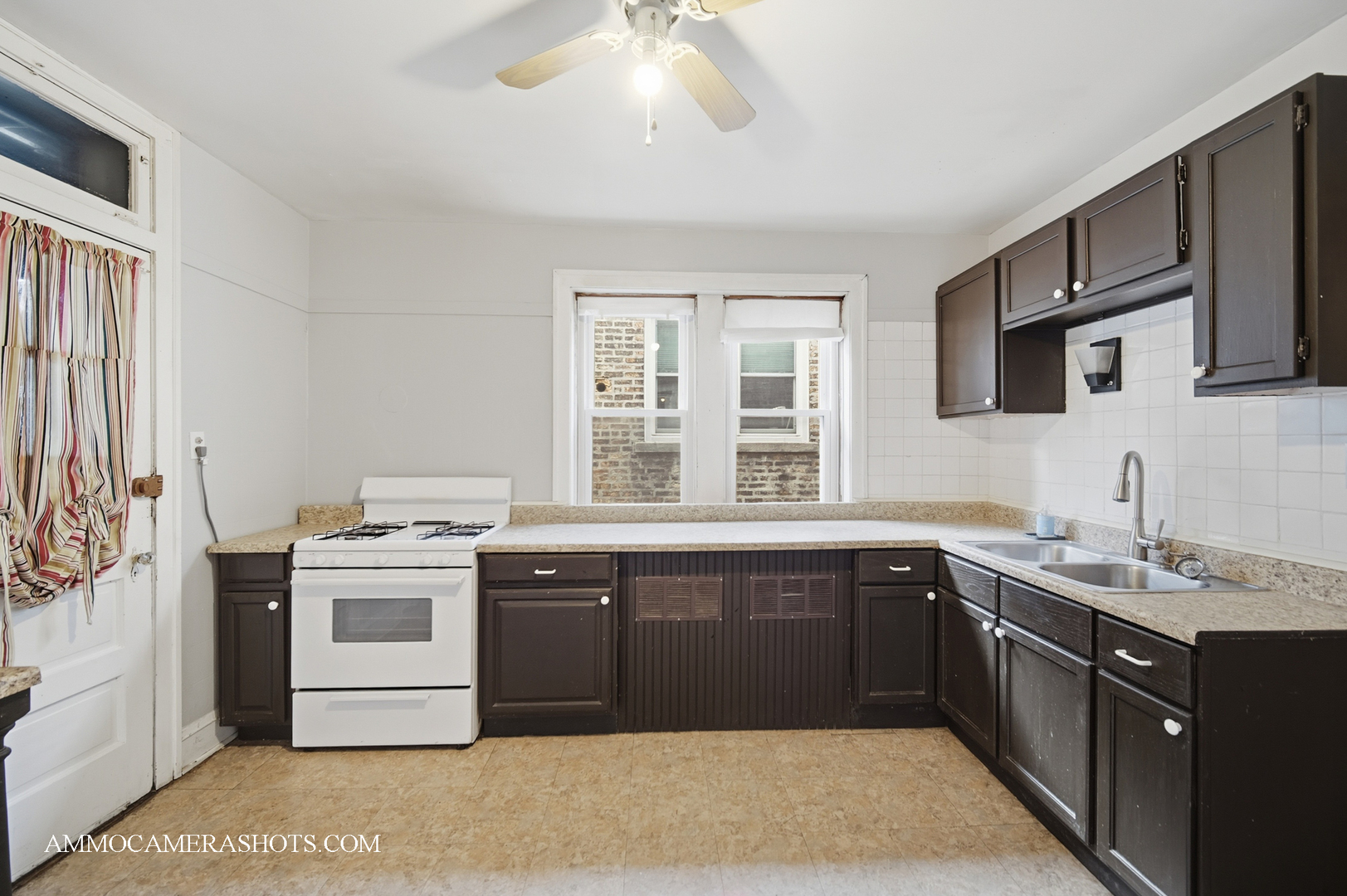 2045 W Farragut Avenue Unit: 3