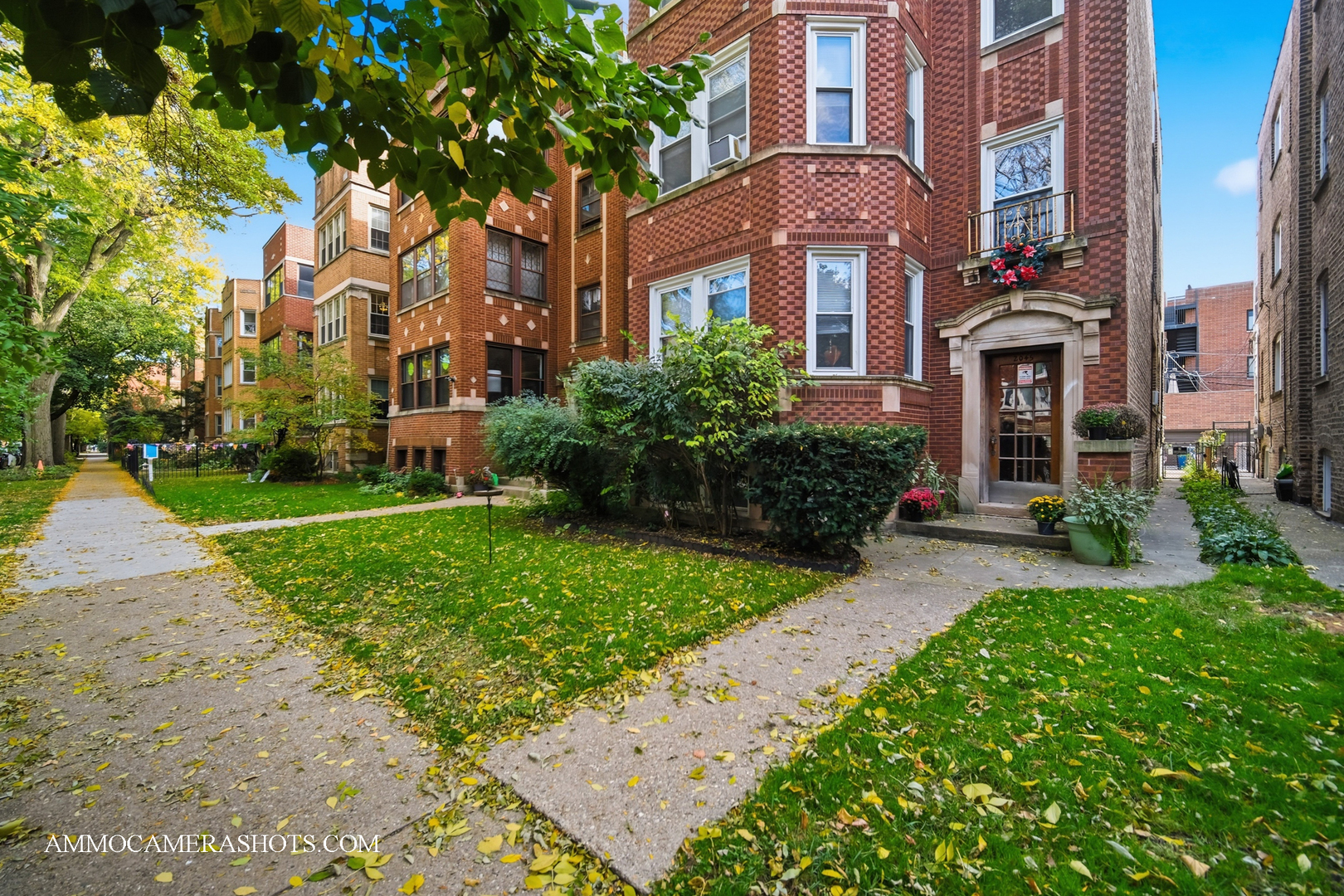 2045 W Farragut Avenue Unit: 3