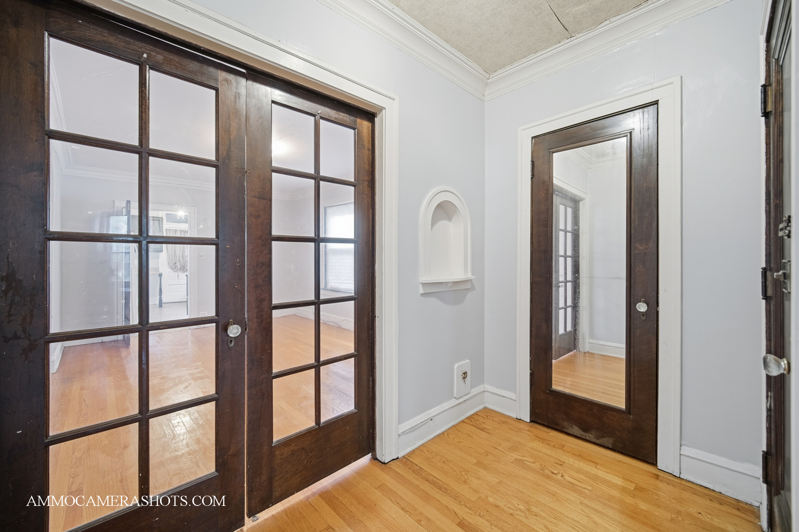2045 W Farragut Avenue Unit: 3