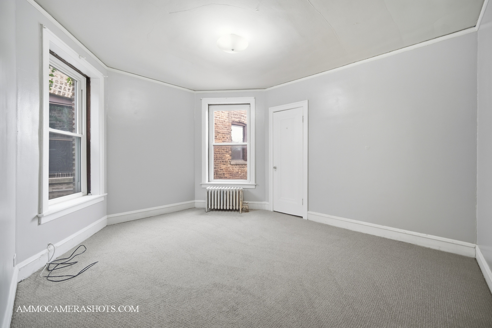 2045 W Farragut Avenue Unit: 3
