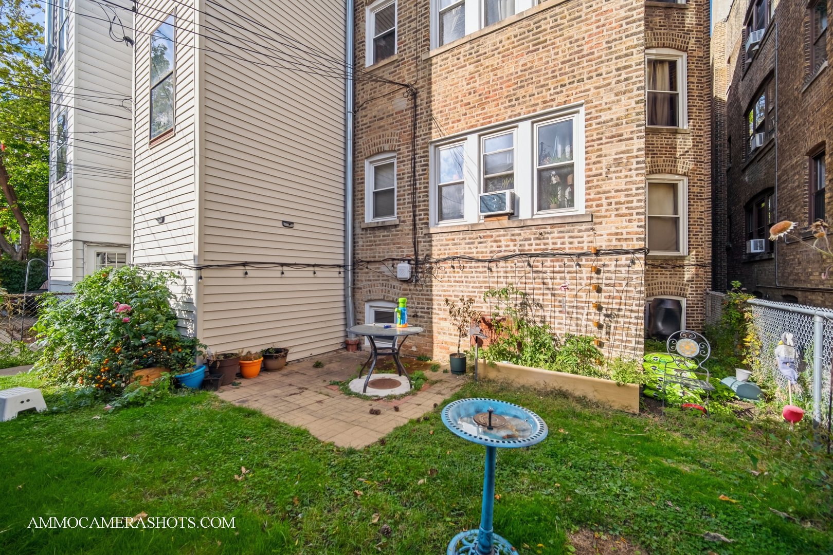 2045 W Farragut Avenue Unit: 3