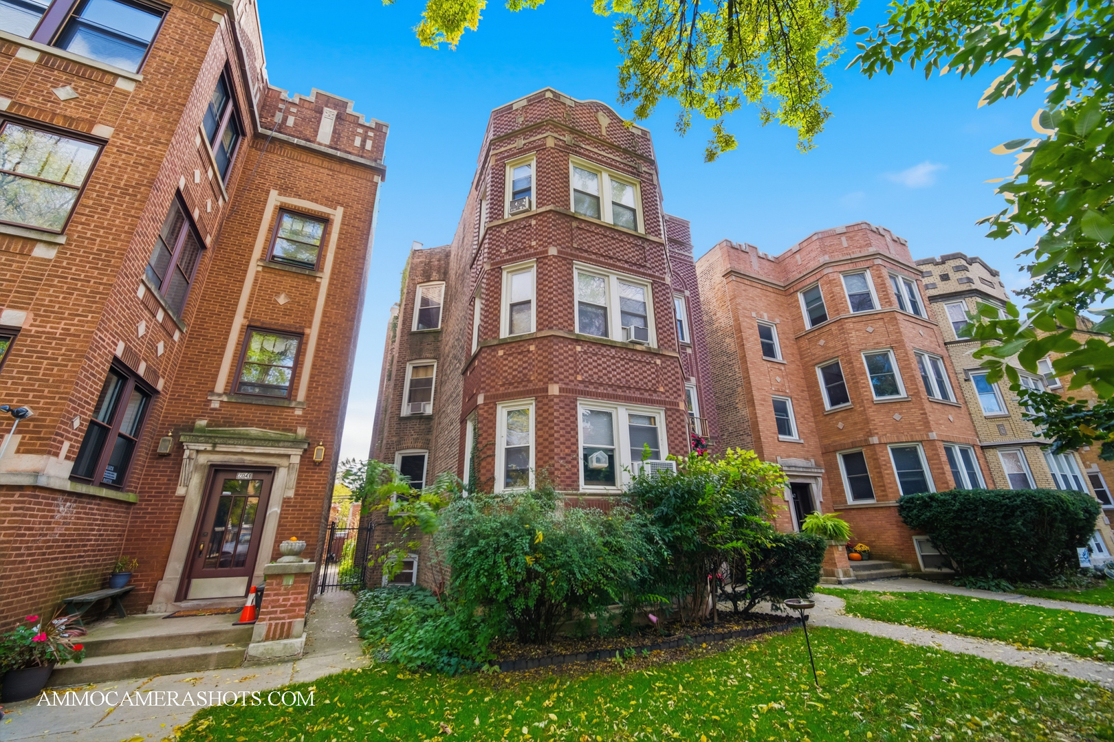 2045 W Farragut Avenue Unit: 3