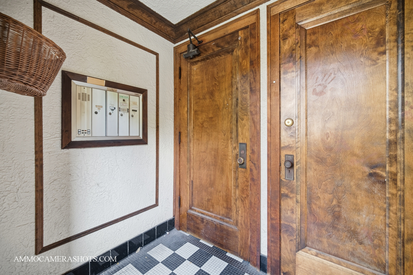 2045 W Farragut Avenue Unit: 3