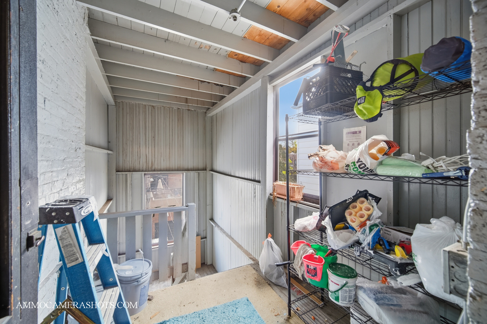 2045 W Farragut Avenue Unit: 3