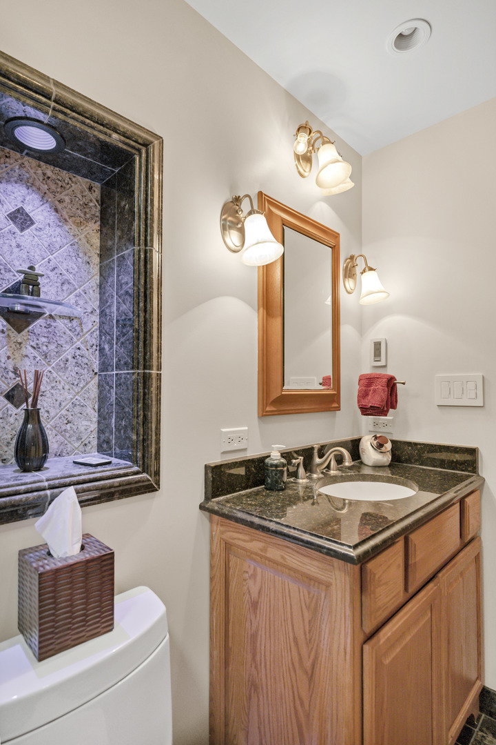 106 N SALEM Drive Unit: 106