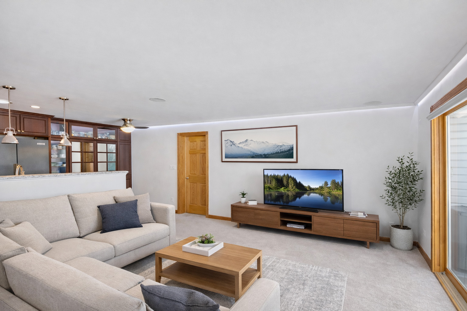 106 N SALEM Drive Unit: 106