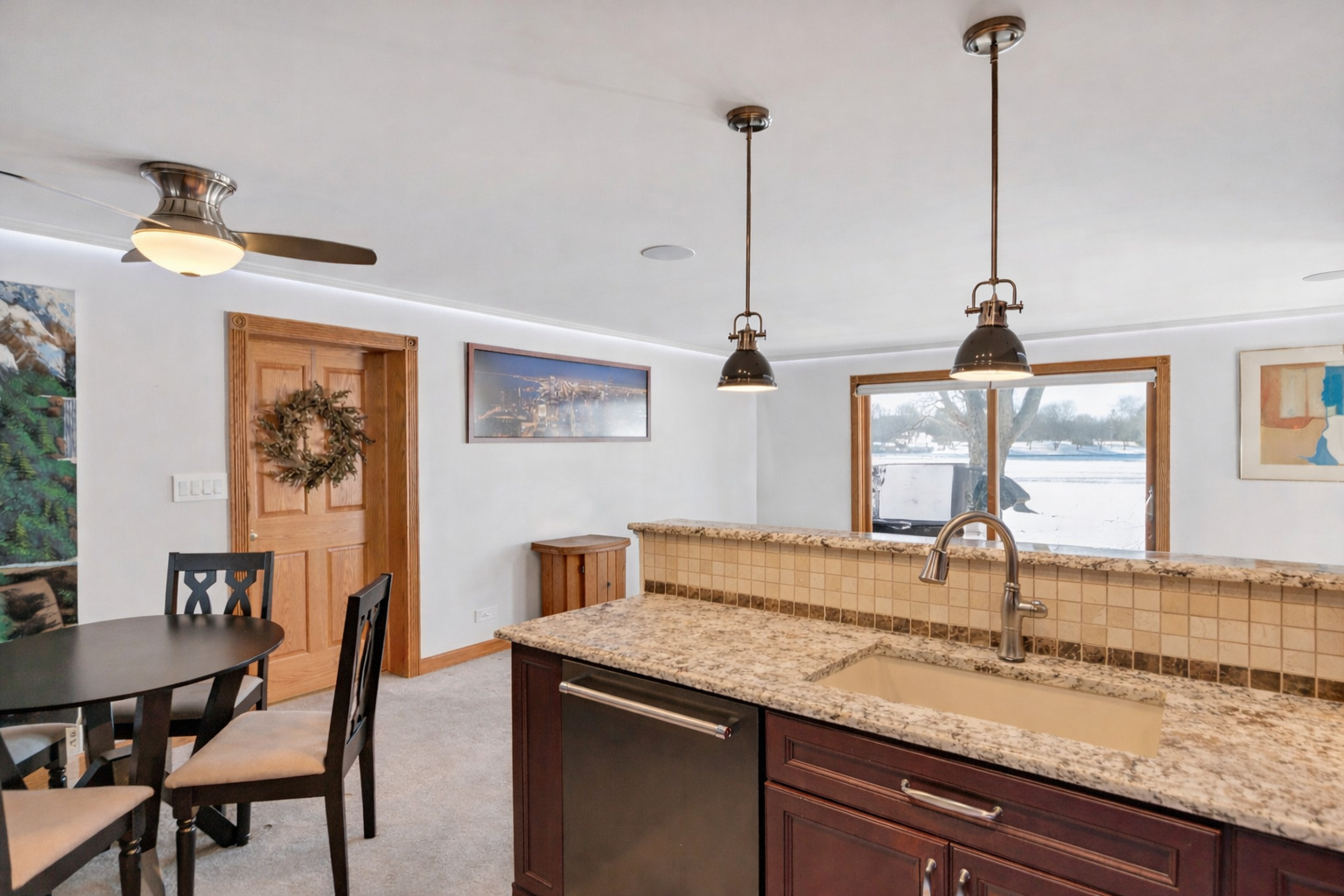 106 N SALEM Drive Unit: 106