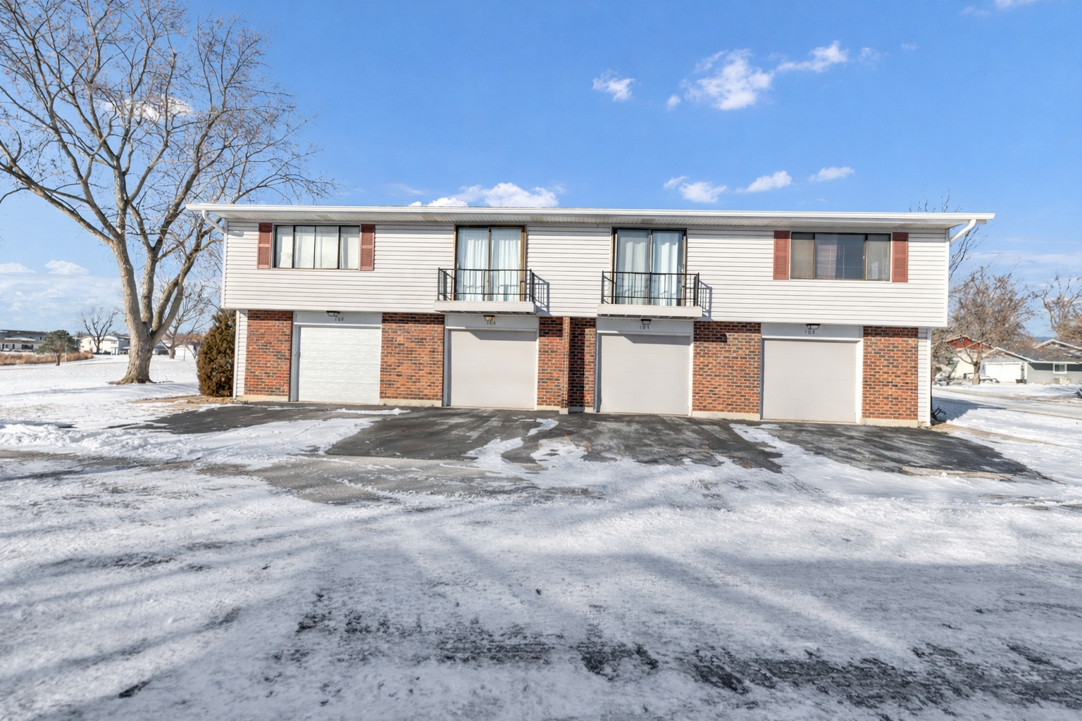 106 N SALEM Drive Unit: 106