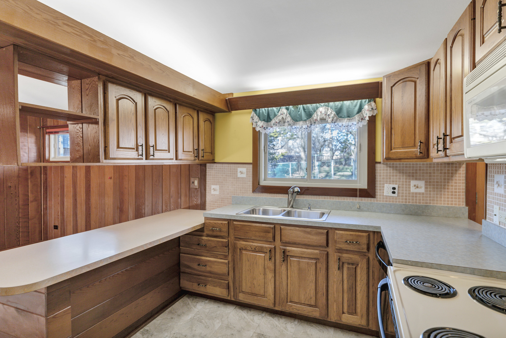 1505 S Stewart Avenue