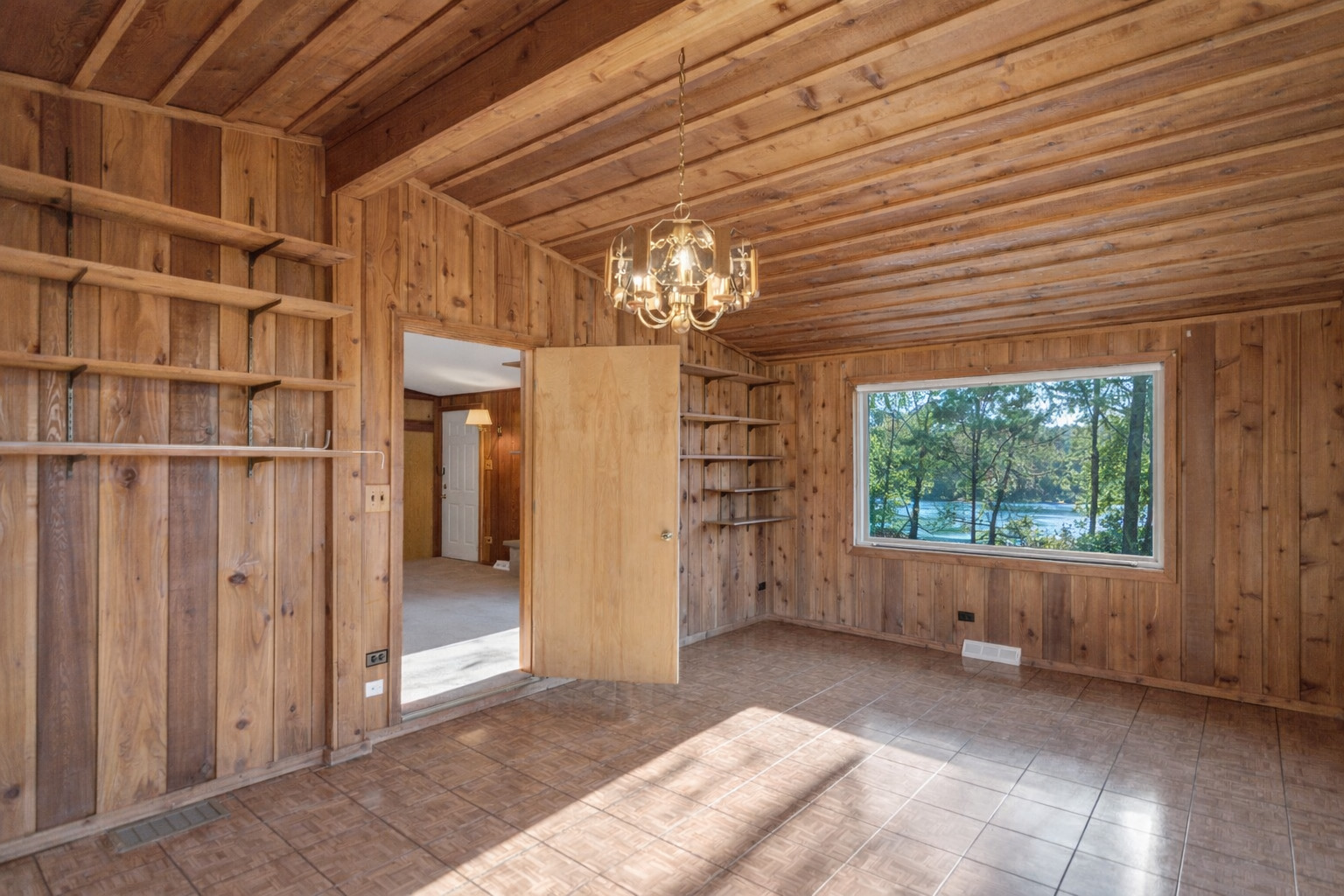 1505 S Stewart Avenue