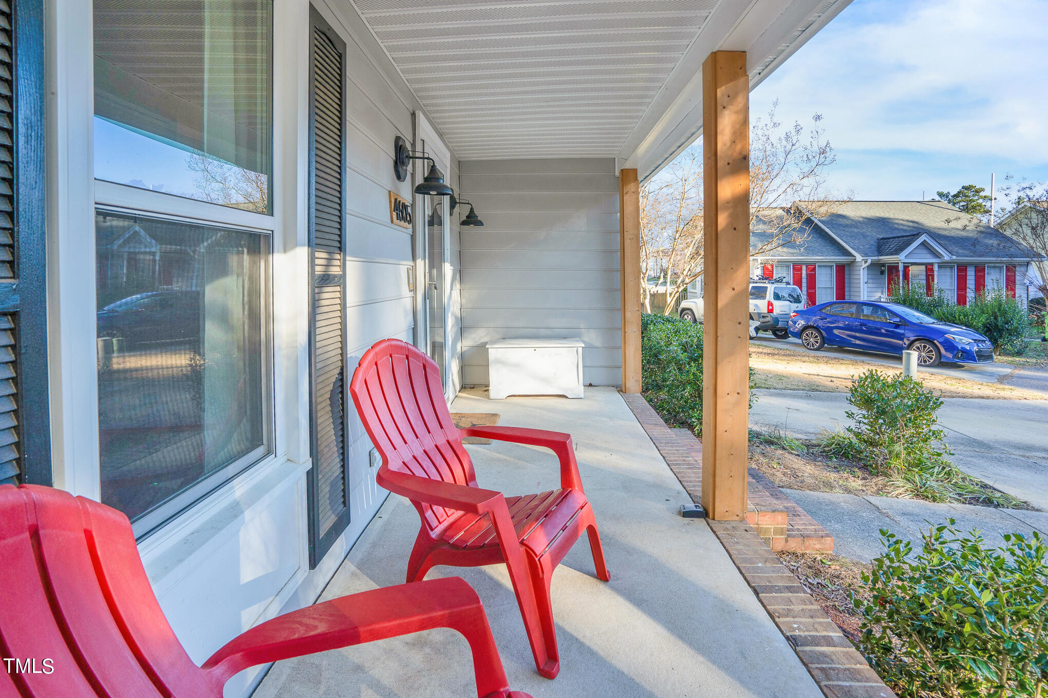 4605 Hollirose Place
