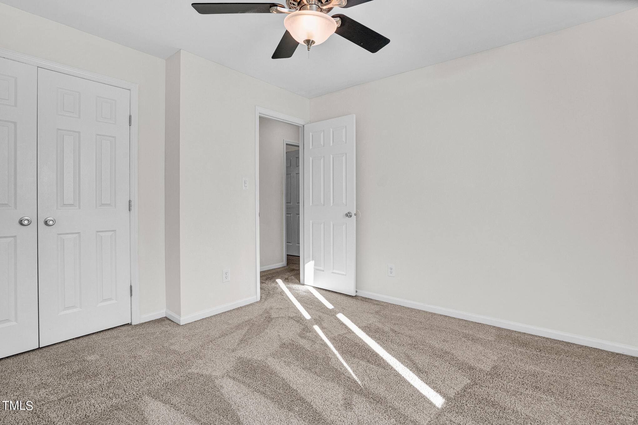 4605 Hollirose Place
