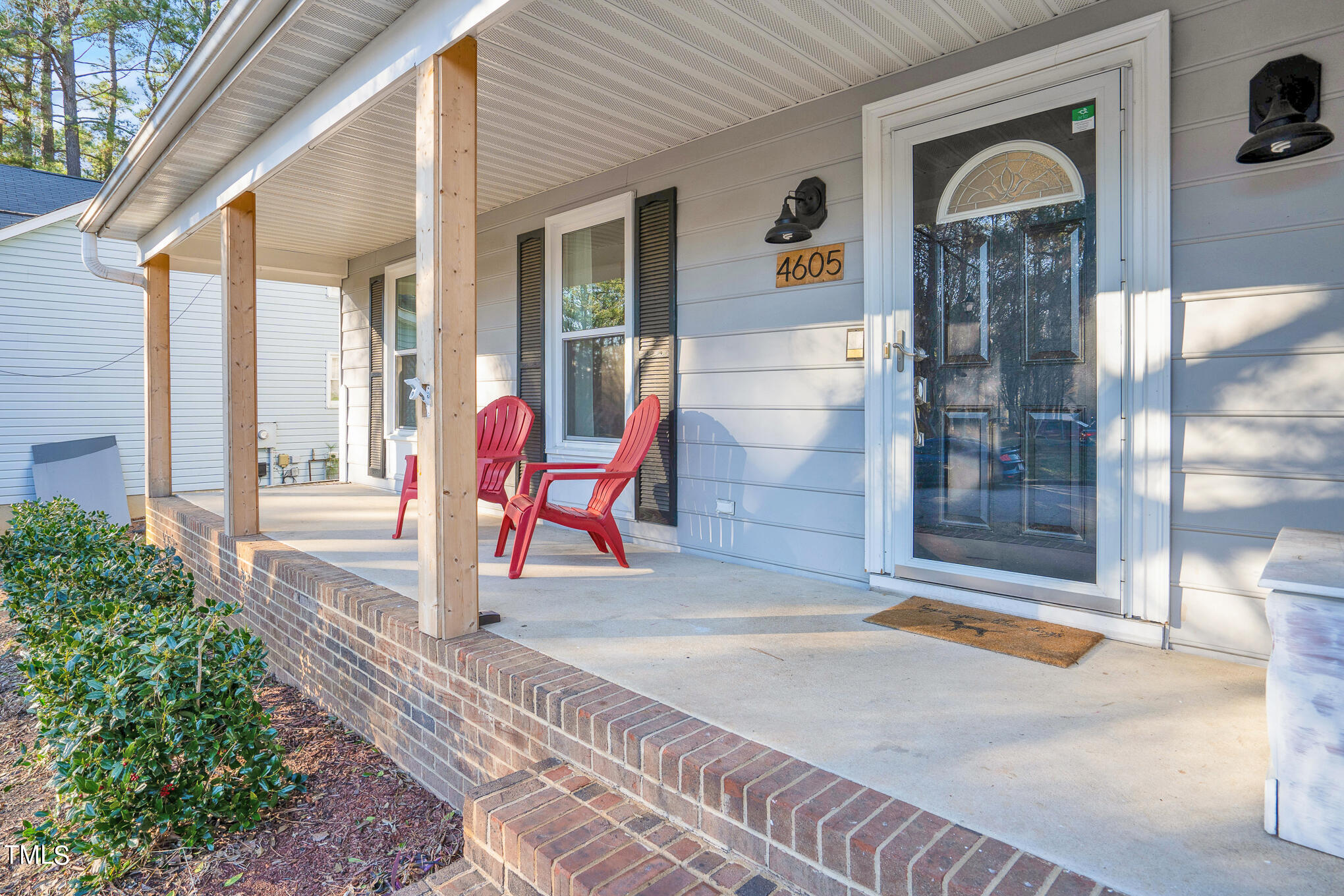 4605 Hollirose Place