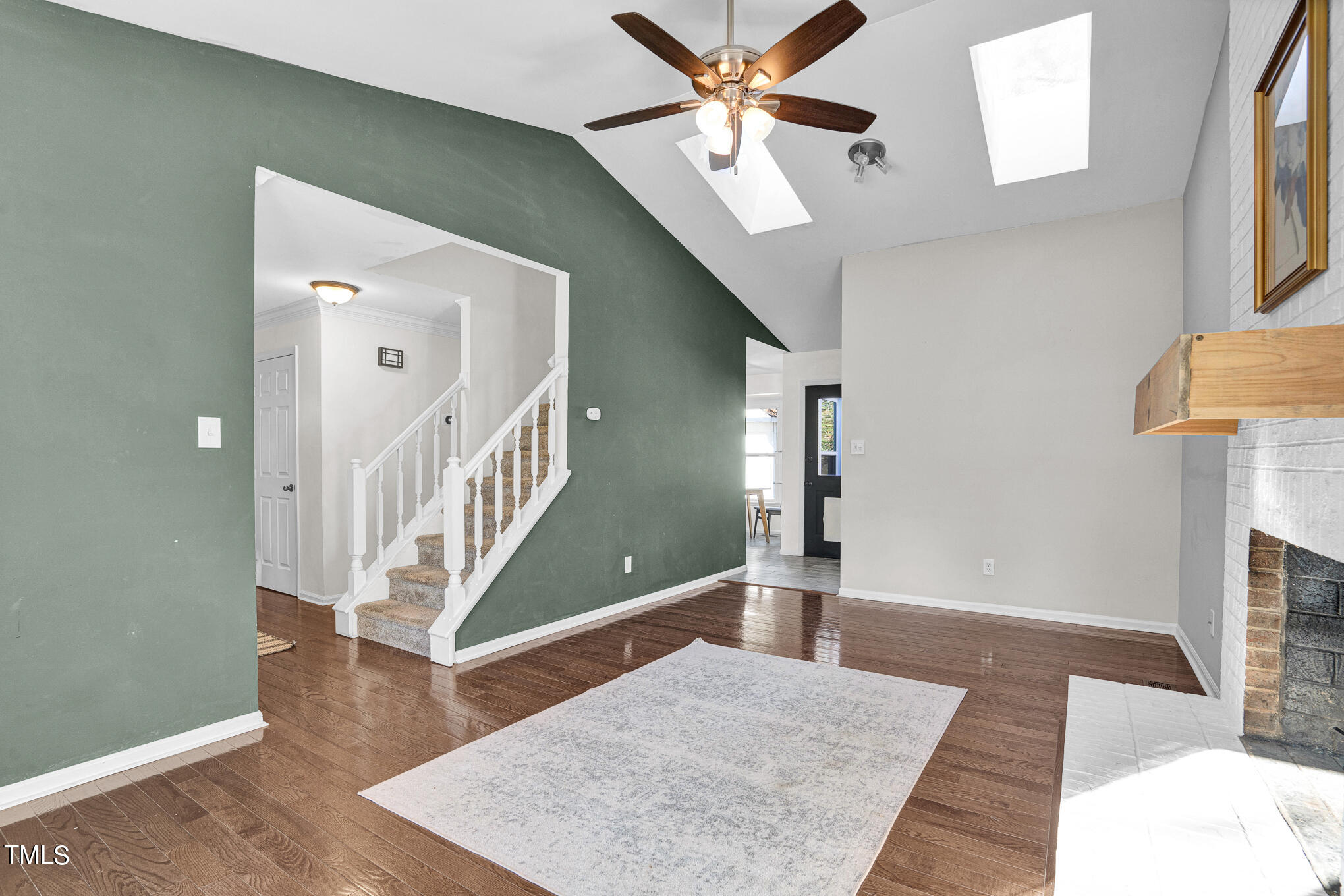 4605 Hollirose Place