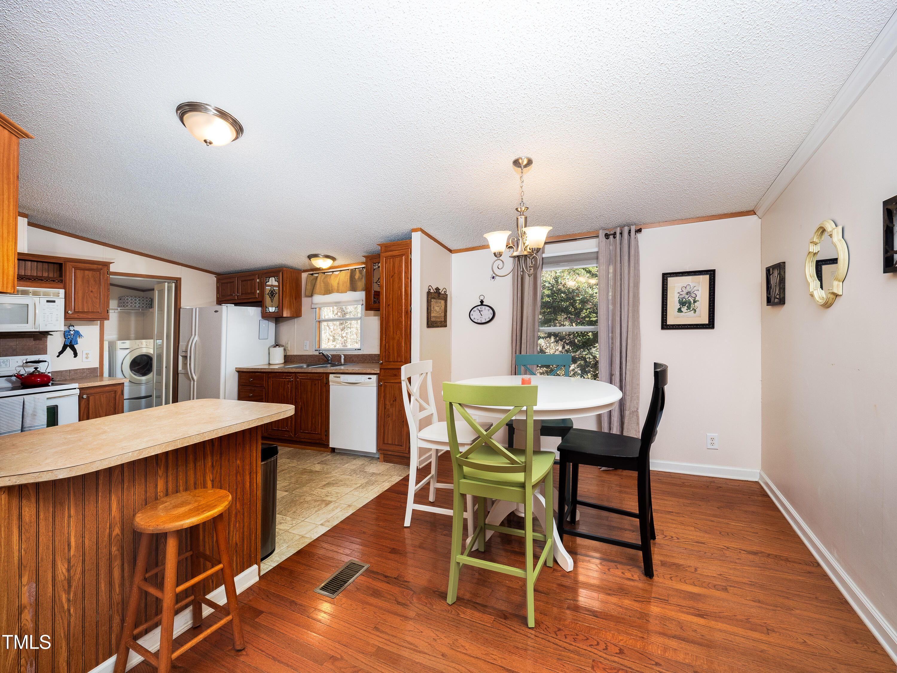 5257 Lloyd Hill Lane