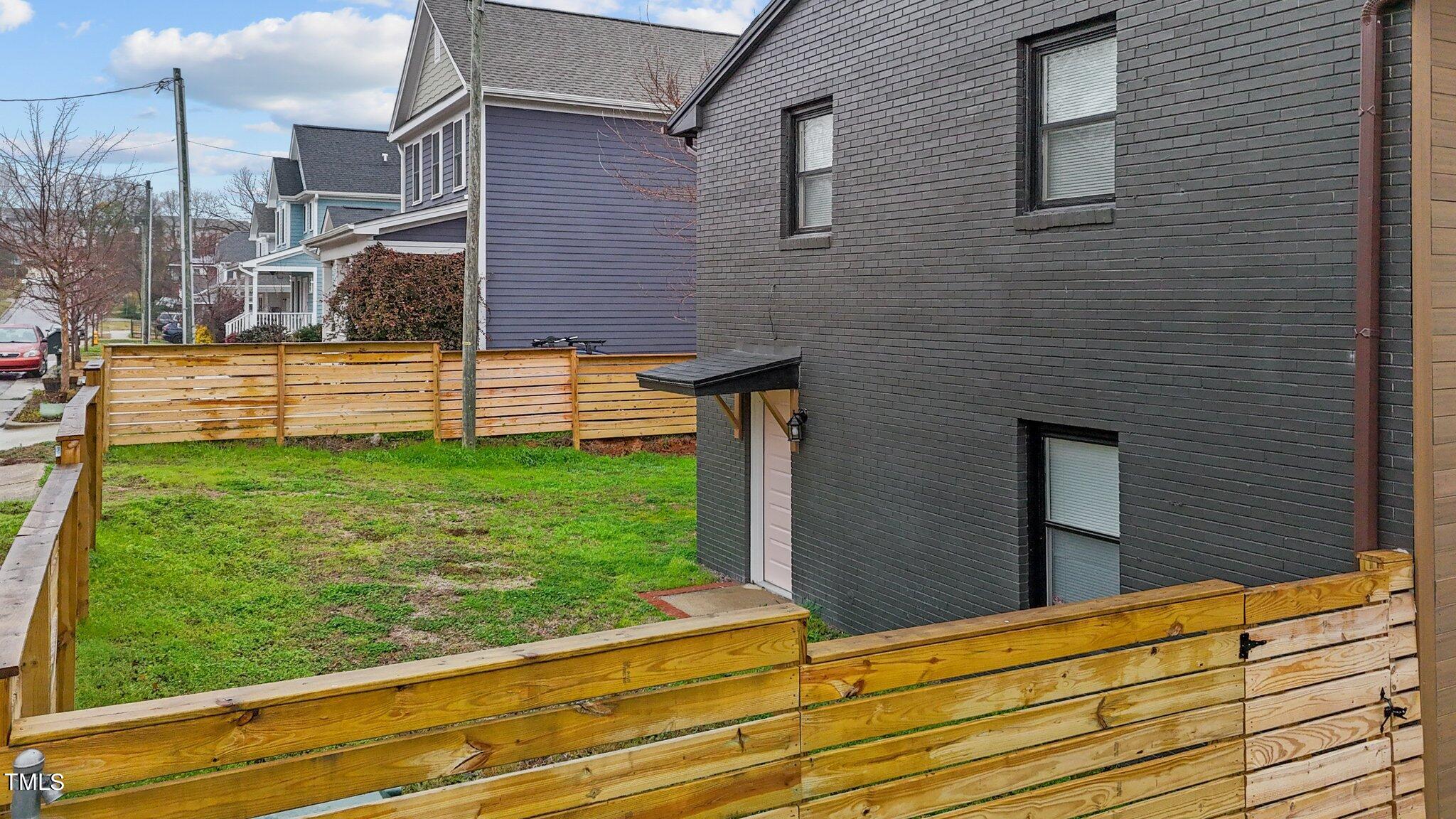 1601 Pender Street