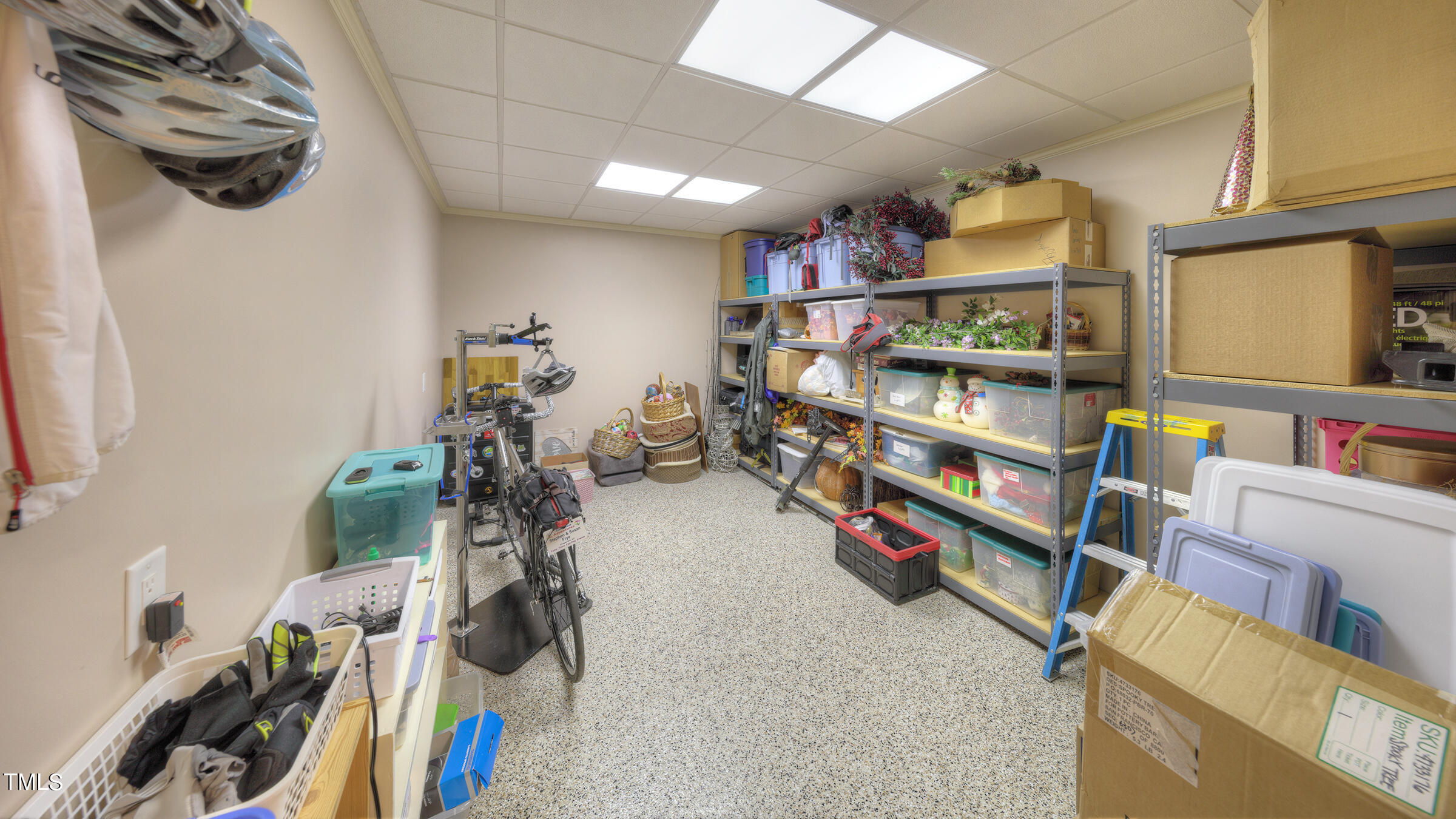 102 Flagstone Court