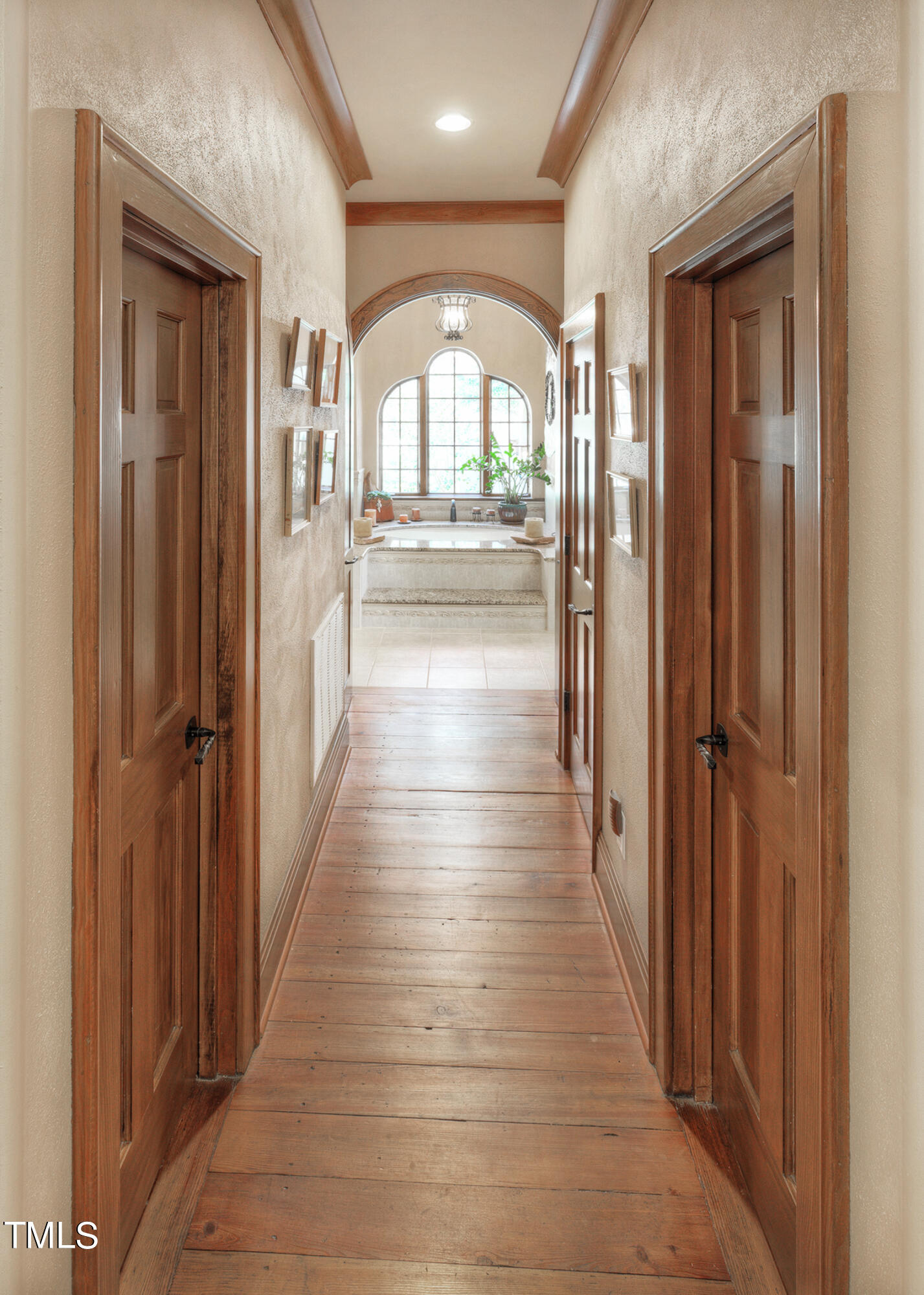 102 Flagstone Court