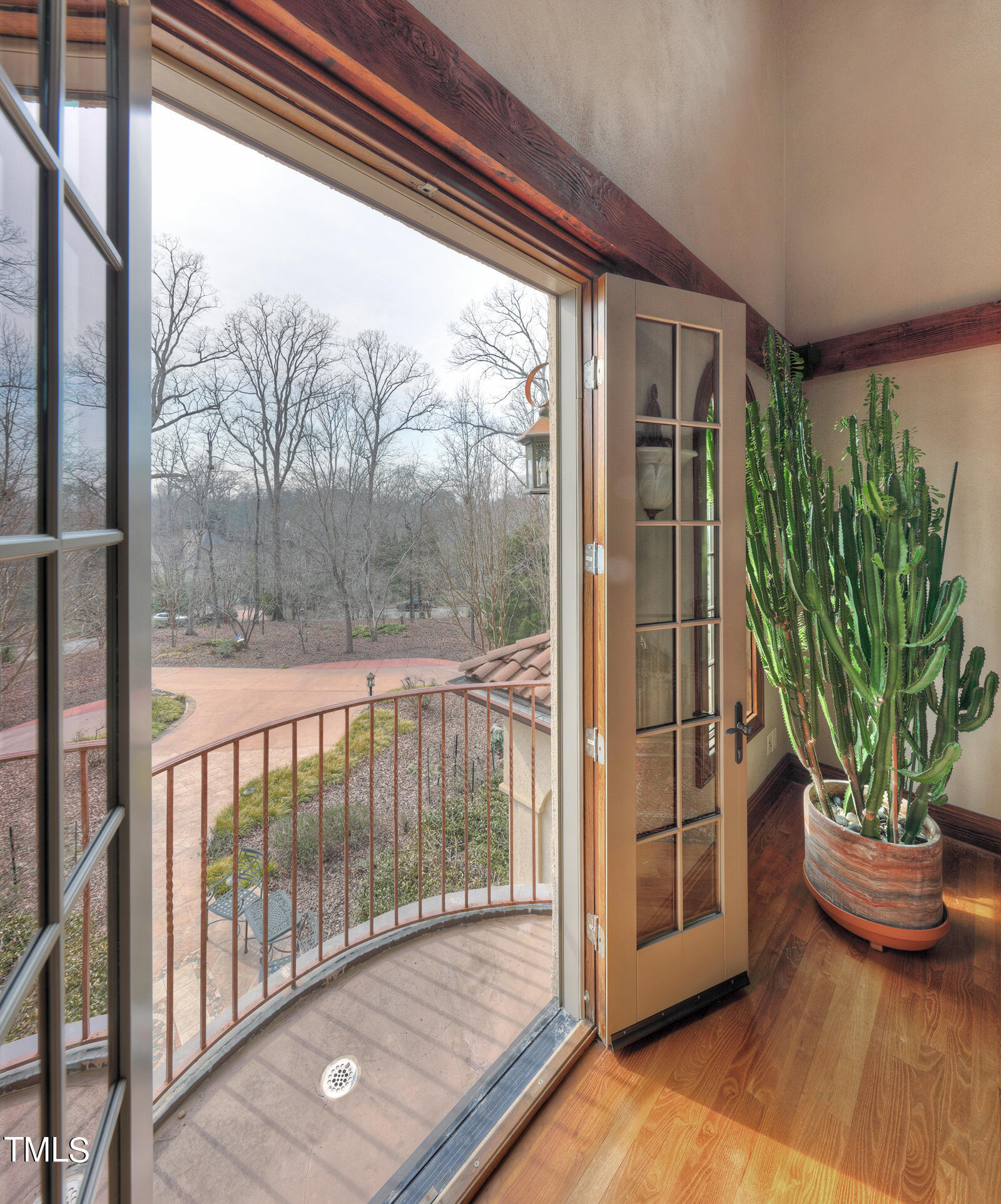 102 Flagstone Court