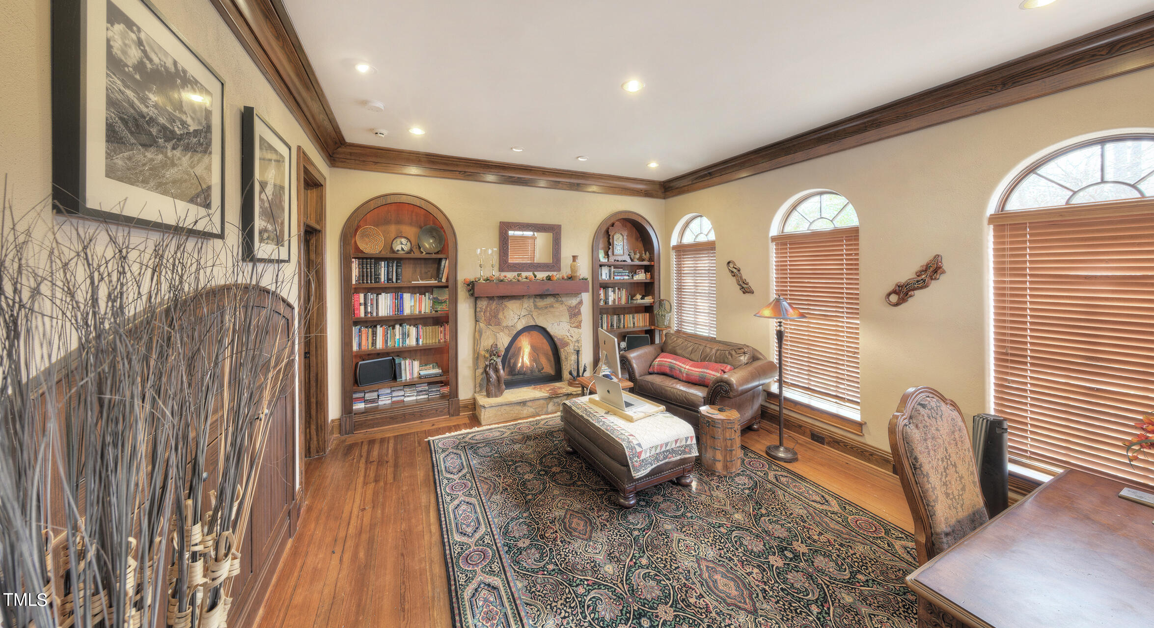 102 Flagstone Court