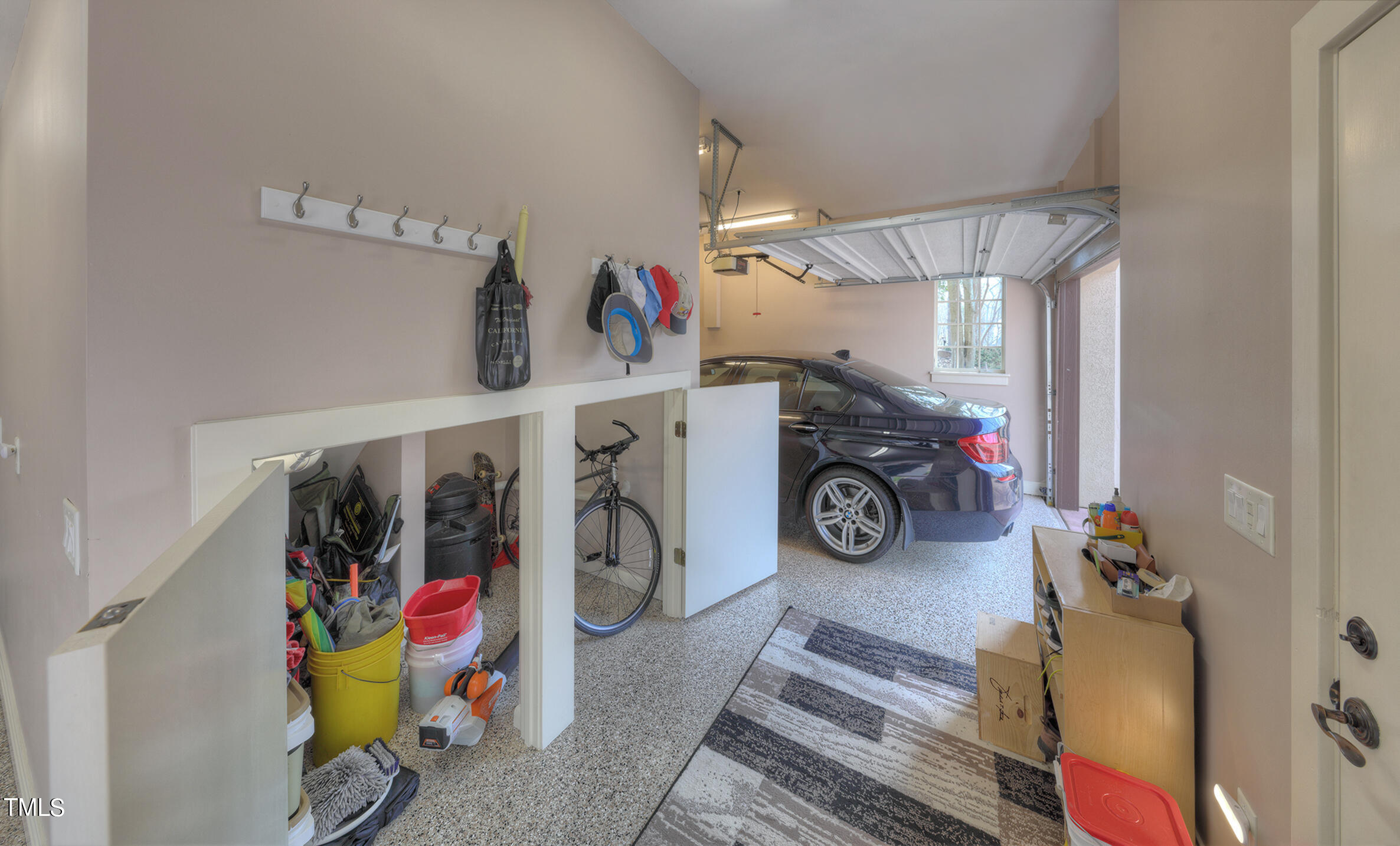 102 Flagstone Court