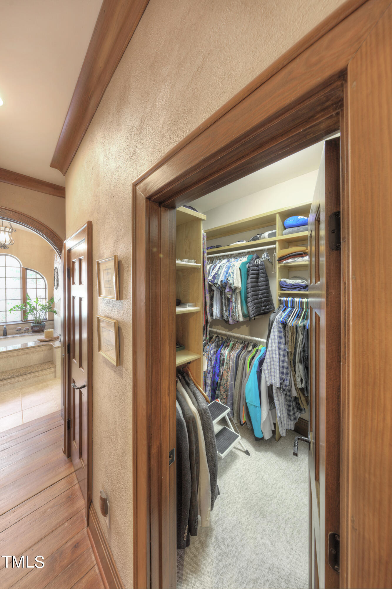102 Flagstone Court