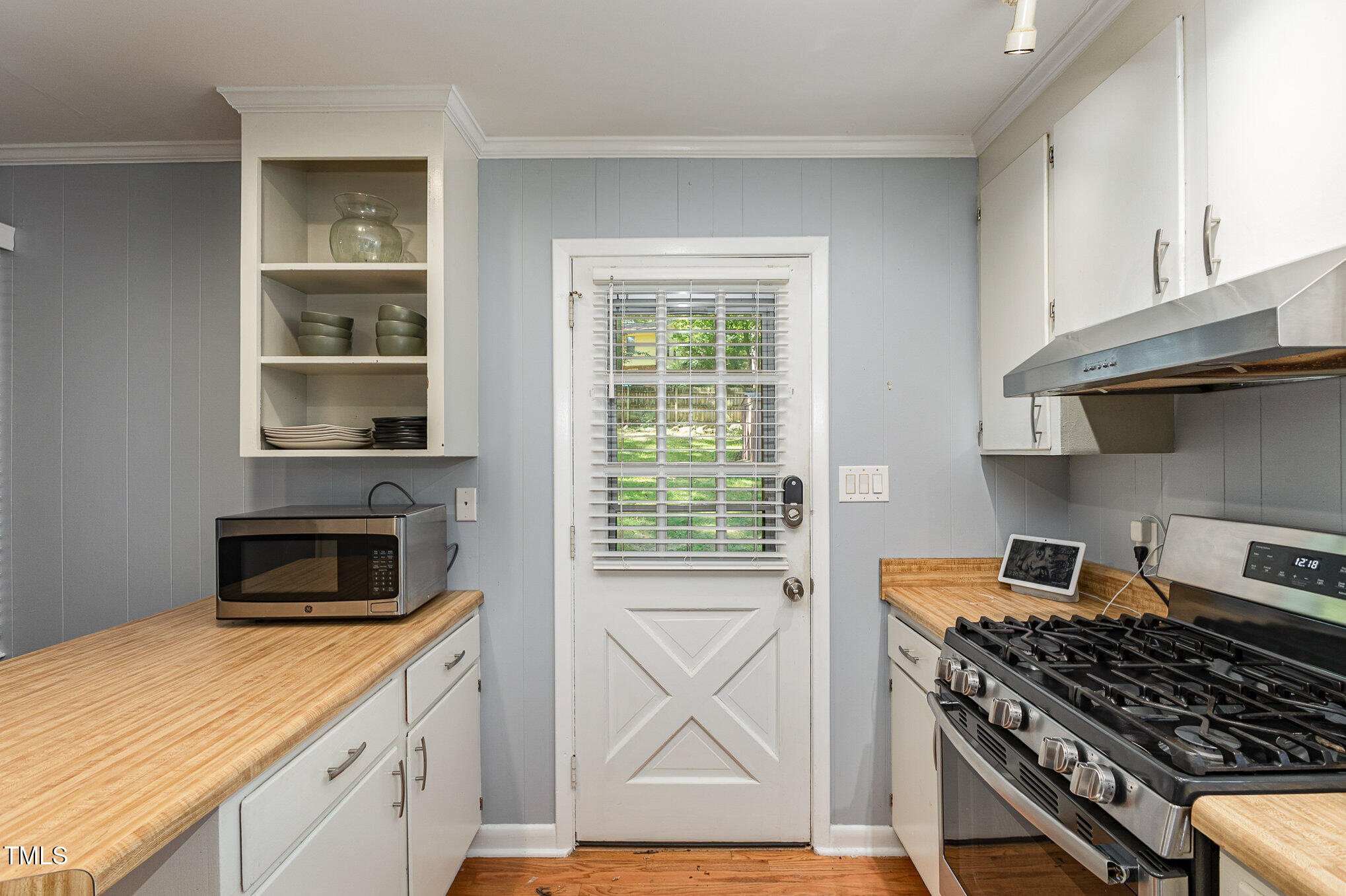 3201 Glenridge Drive