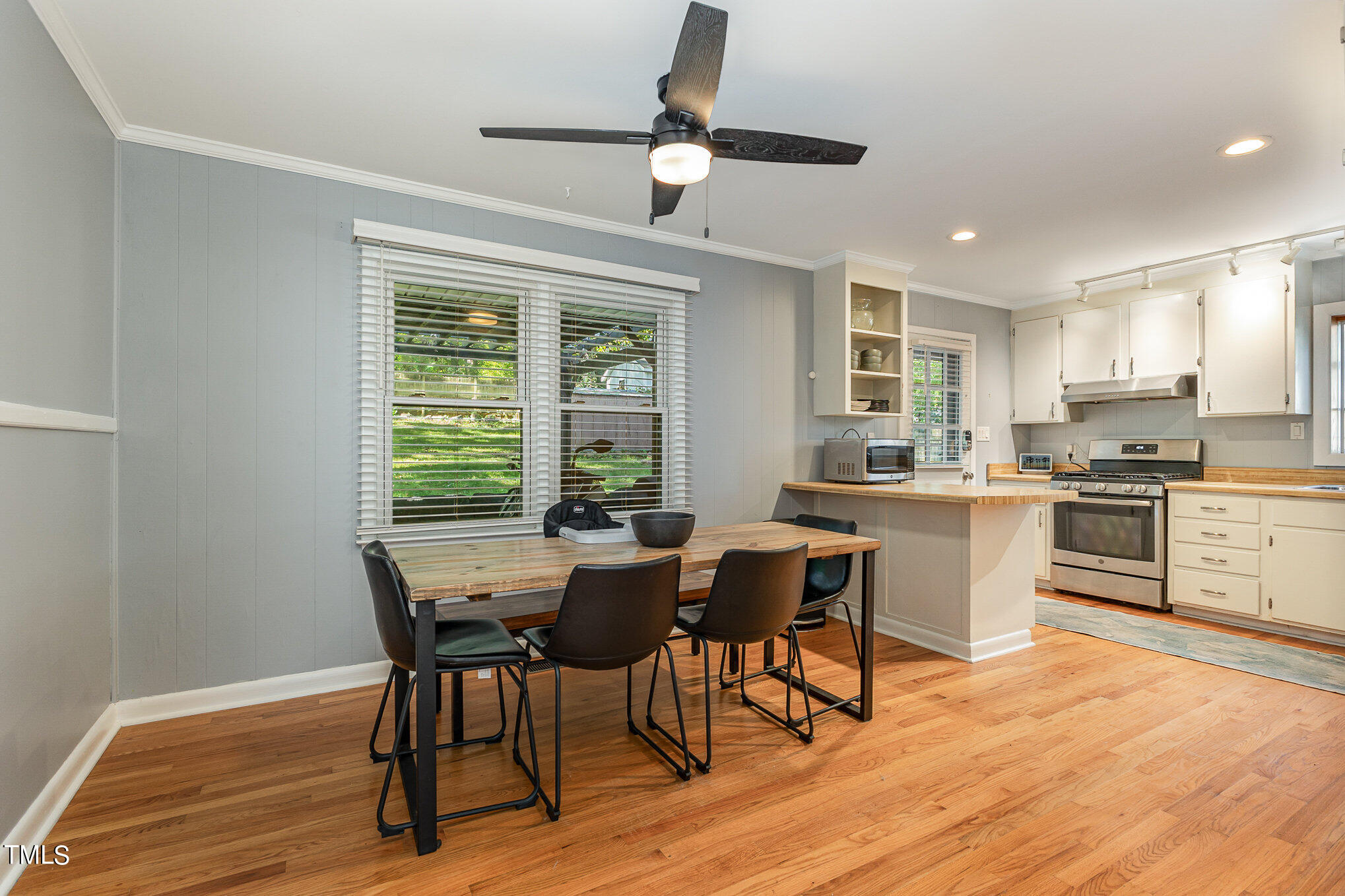 3201 Glenridge Drive